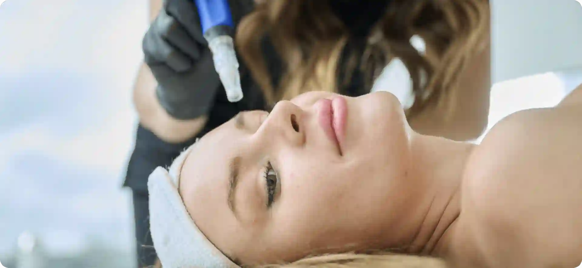 How Do Microneedles Trigger New Collagen and Elastin in Loose Skin Sheffield?